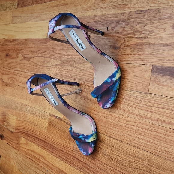Steve Madden Tie Dye Pumps - Picture 3 of 6